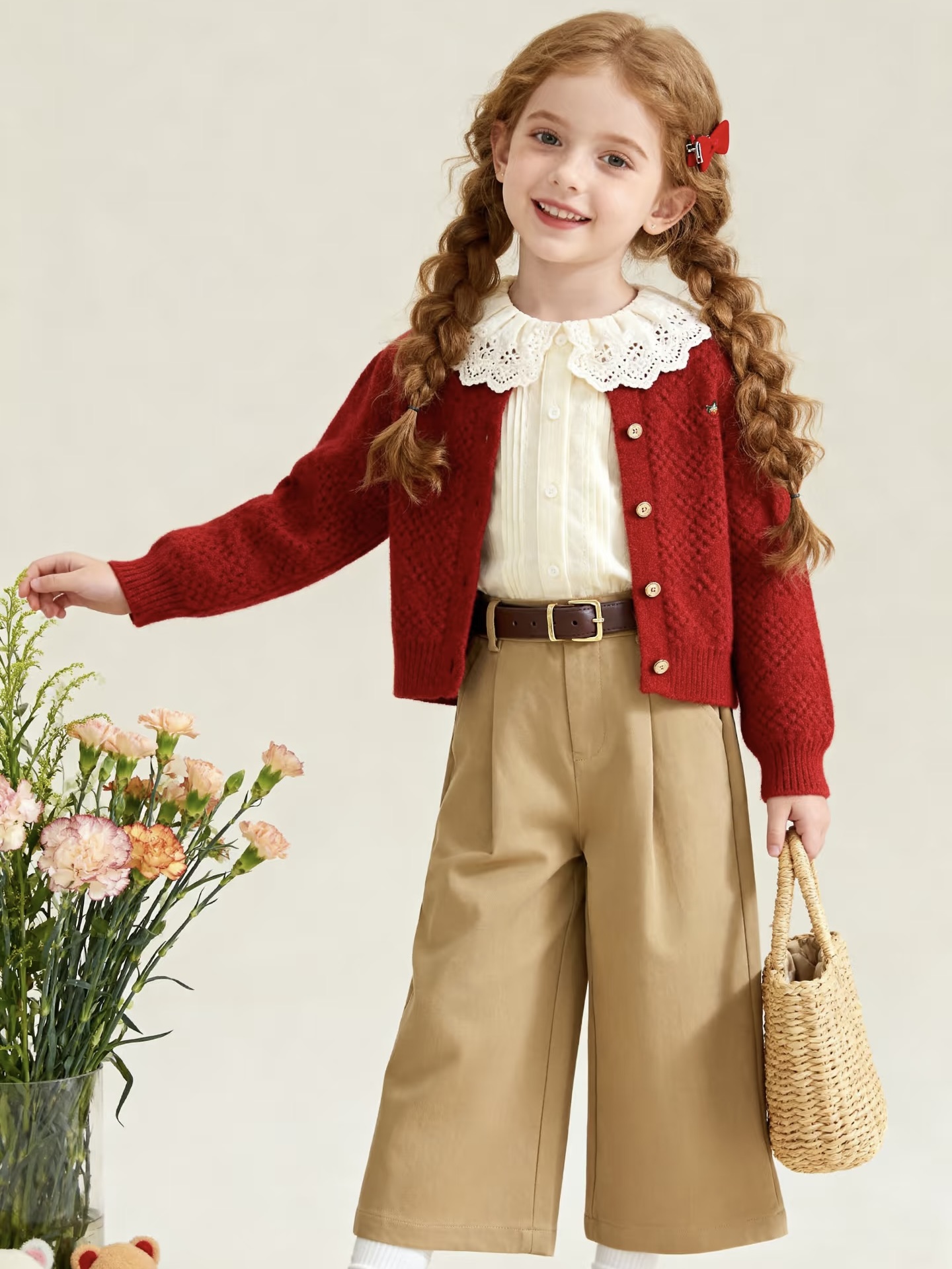 Kindergebreide kleding